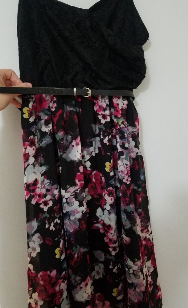 Dress - Picture 2 of 2